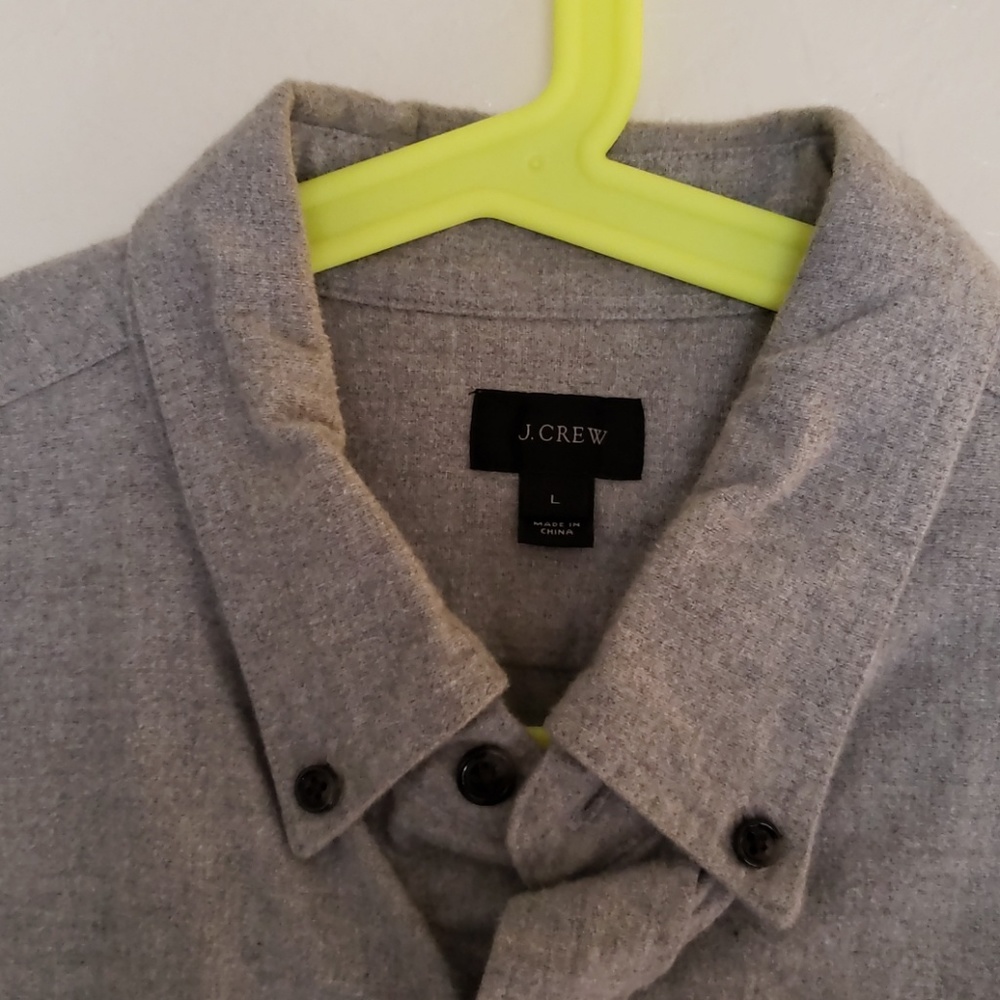 Button down - Picture 2 of 3